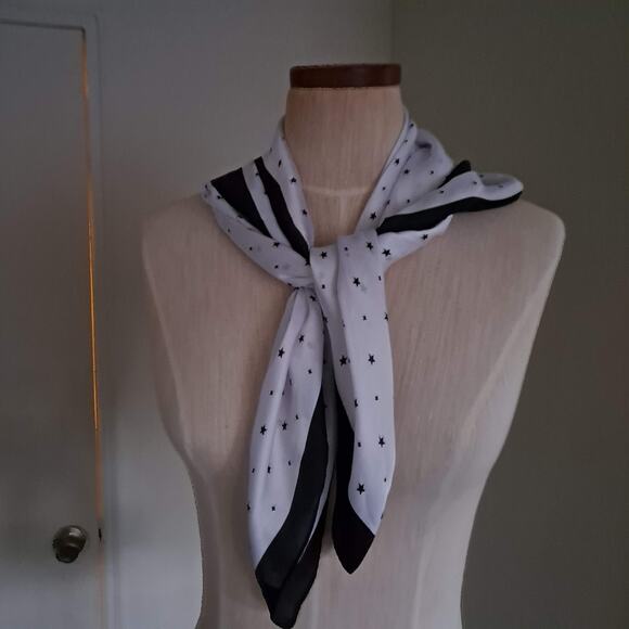 NWT Black & White Star Print Solid Border 100% Silk Square Scarf - Size 27"X27" - Picture 5 of 11